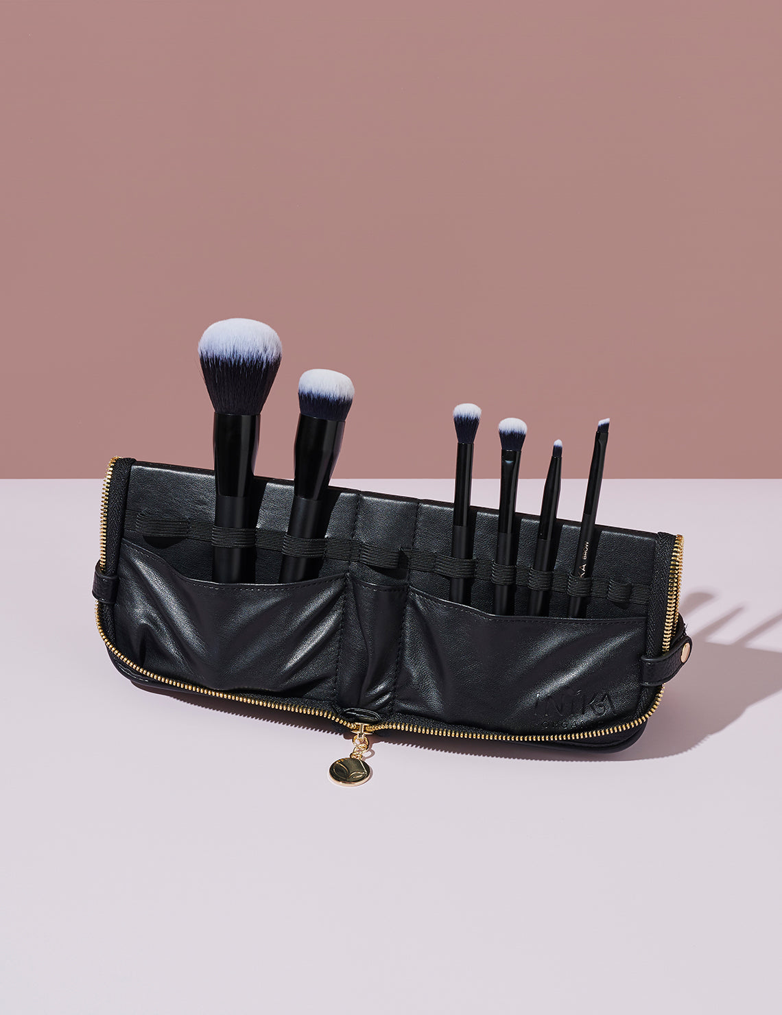 INIKA Organic Vegan Brush Case | INIKA Organic | Lifestyle 02