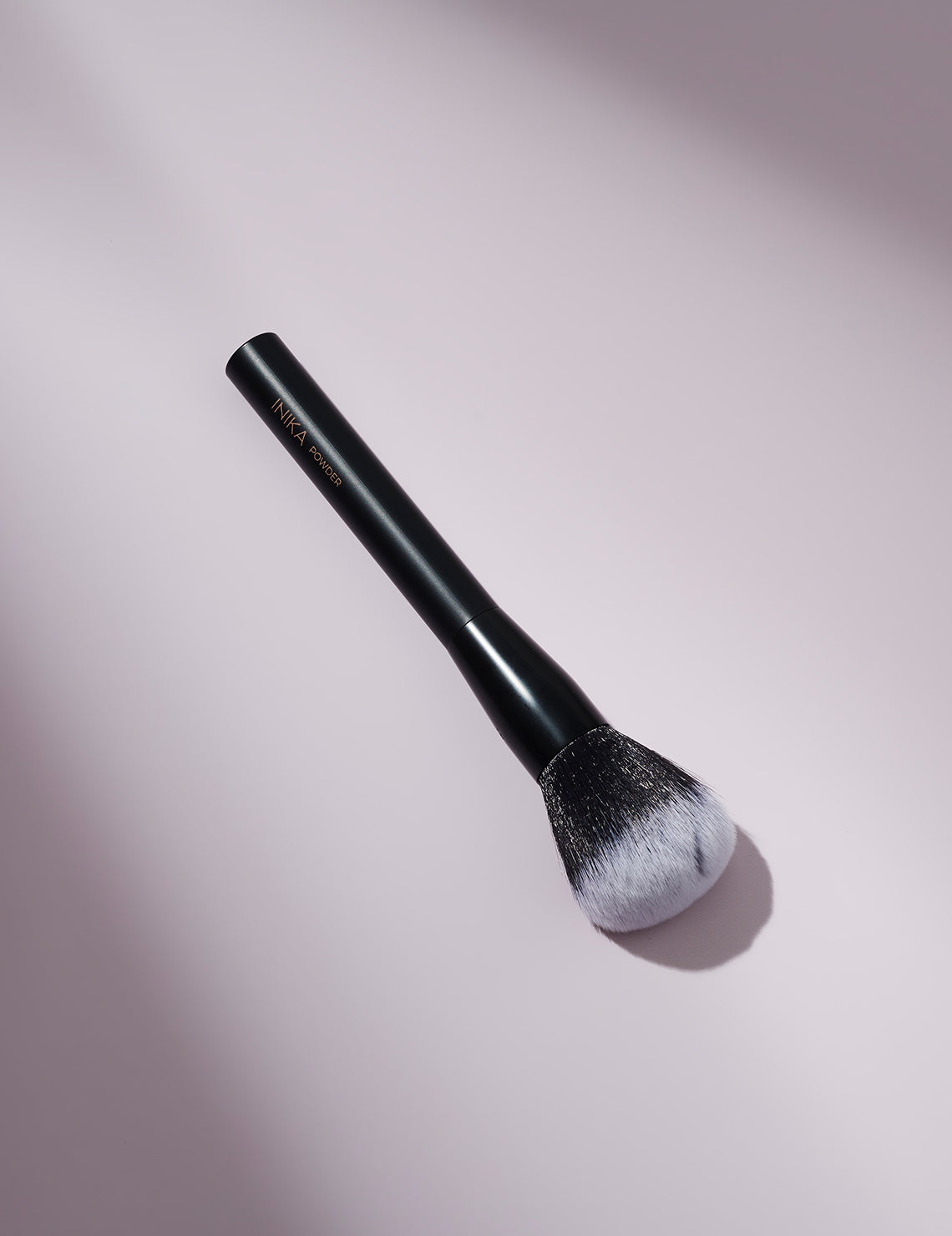 INIKA Organic Powder Brush | INIKA Organic | Lifestyle 01